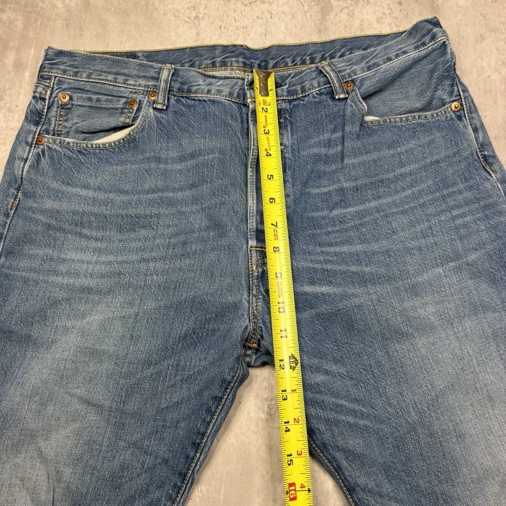 Levis ready ship